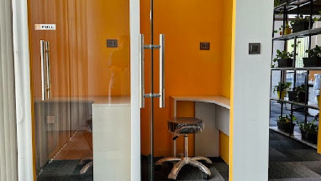 3 Seater Meeting Room