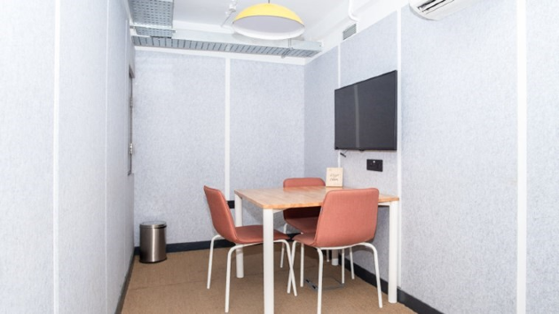 3 Seater Meeting Room