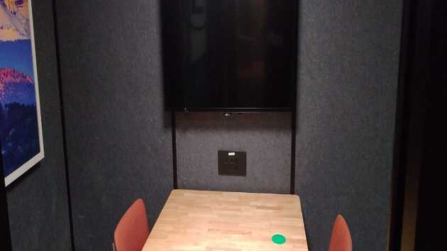 3 Seater Meeting Room
