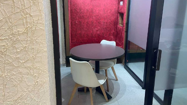 3 Seater Meeting Room