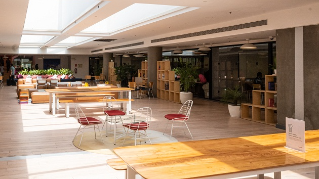 4 Seater Meeting Room