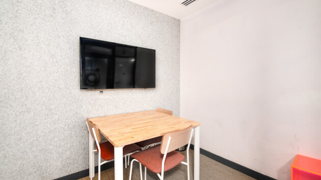 3 Seater Meeting Room