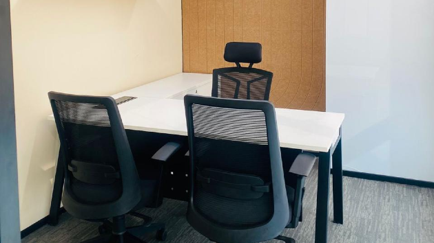 3 Seater Meeting Room in Sector 90 - Incuspaze Alphathum | GoSpace 9063