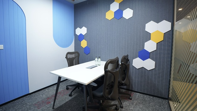 3 Seater Meeting Room