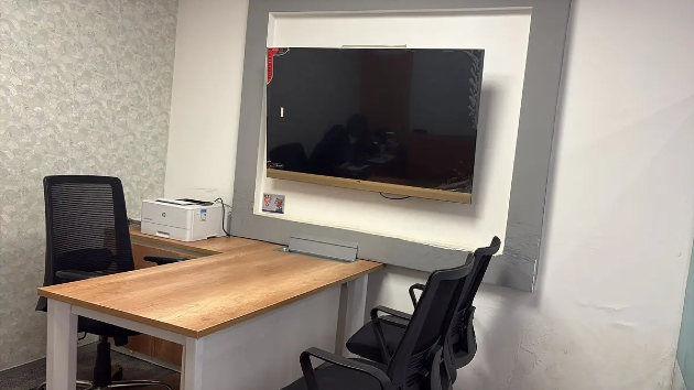 3 Seater Meeting Room