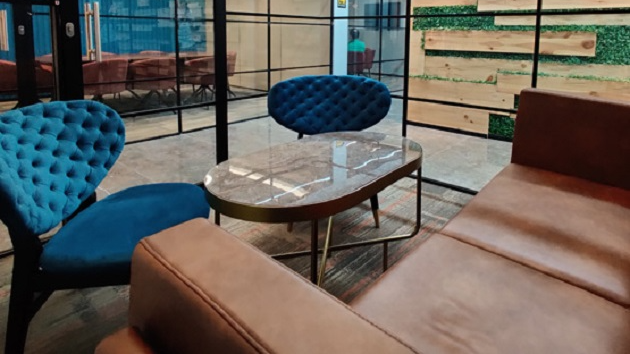 GoOffice 1854 3 Seater Private Cabin 
