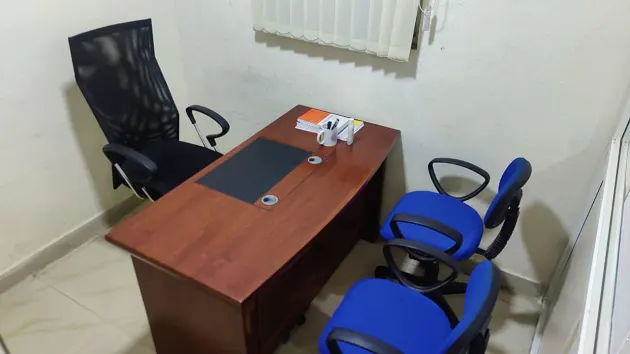 3 Seater Meeting Room