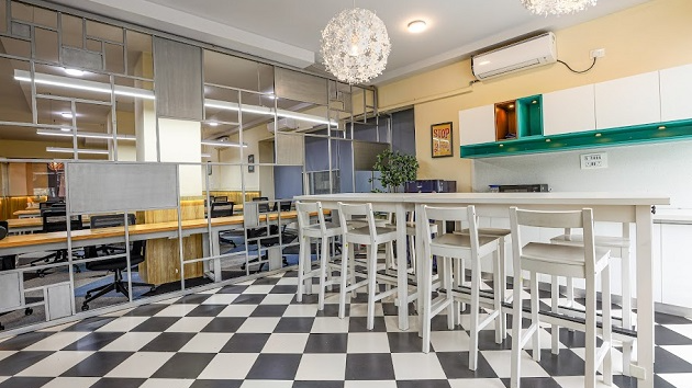 4  Seater Private Cabin