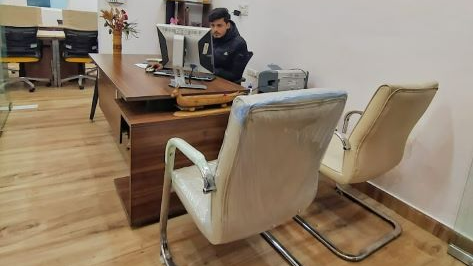 GoOffice 8285 4 Seater Private Cabin 