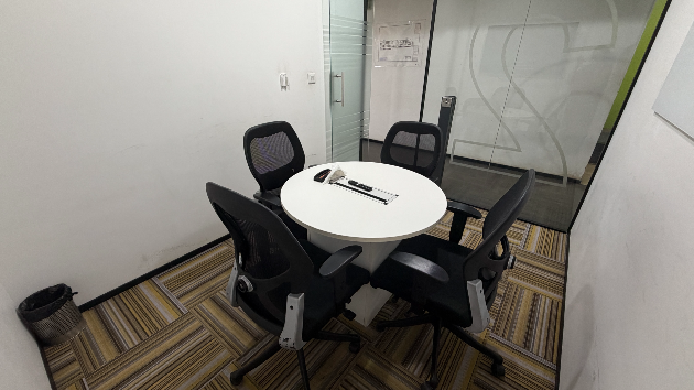 4 Seater Conference Room