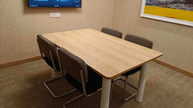 4 Seater Conference Room