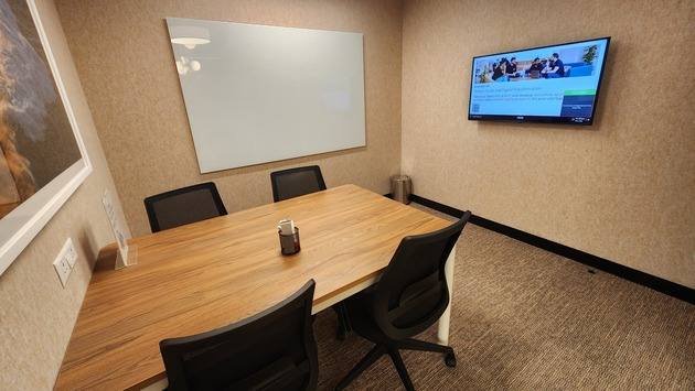 4 Seater Conference Room 