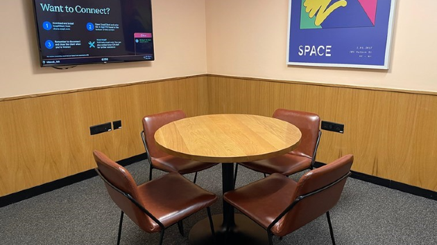 4 Seater Conference Room