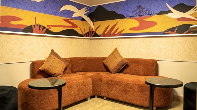 4 Seater Meeting Room
