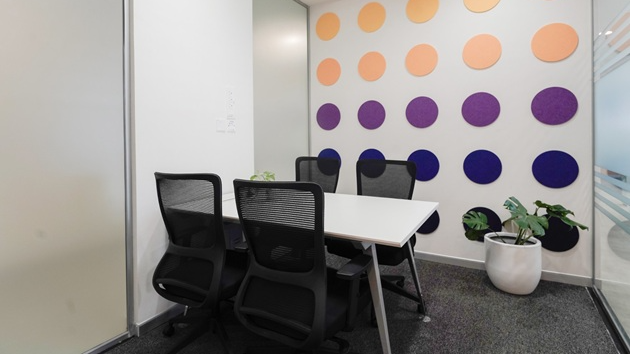 4 Seater Meeting Room