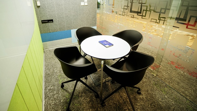 4 Seater Meeting Room