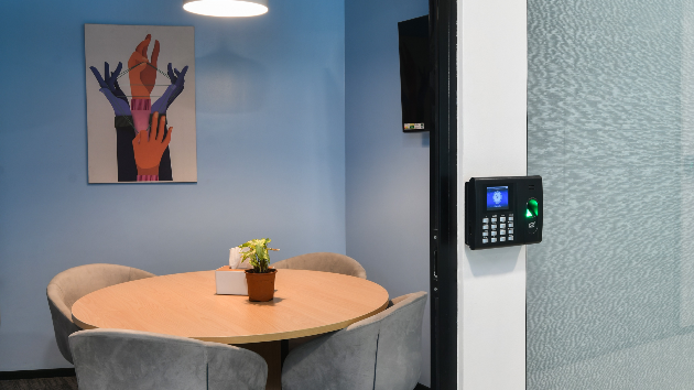 4 Seater Meeting Room