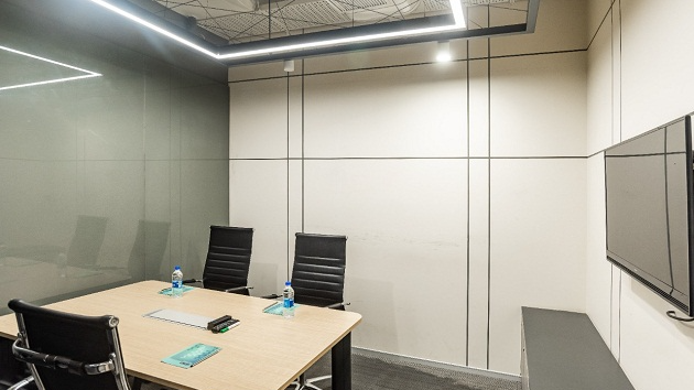 4 Seater Meeting Room