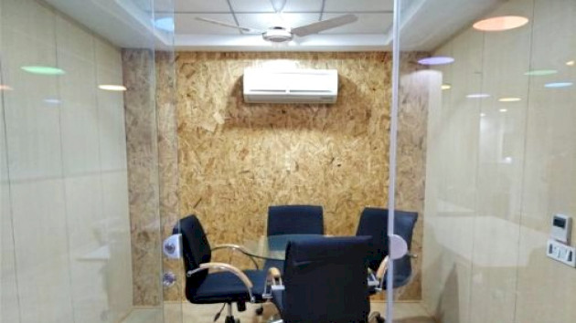 4 Seater Meeting Room