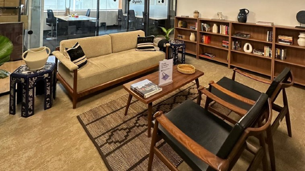 4 Seater Meeting Room