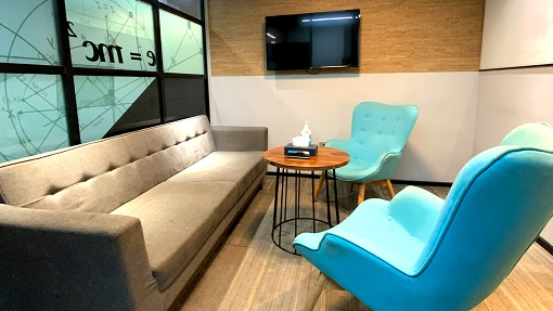 4 Seater Meeting Room