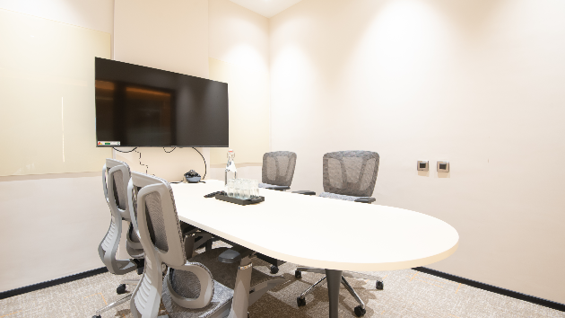 4 Seater Meeting Room