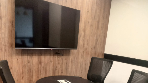 4 Seater Meeting Room