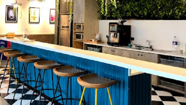 4 Seater Meeting Room