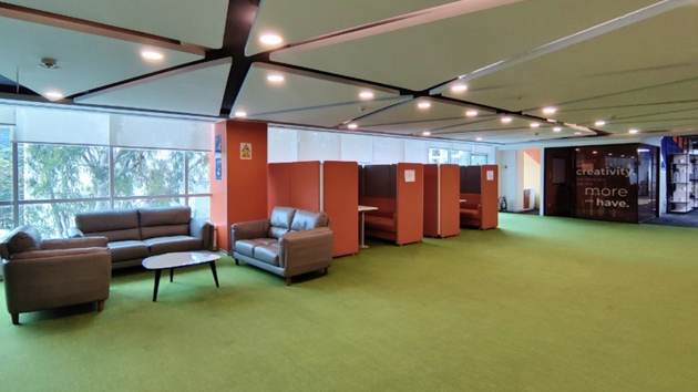 4 Seater Meeting Room