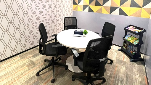 4 Seater Meeting Room