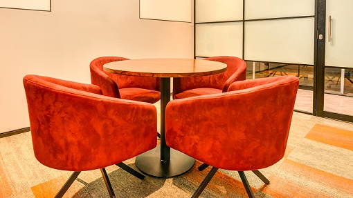 4 Seater Meeting Room