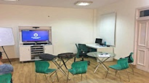 4 Seater Meeting Room