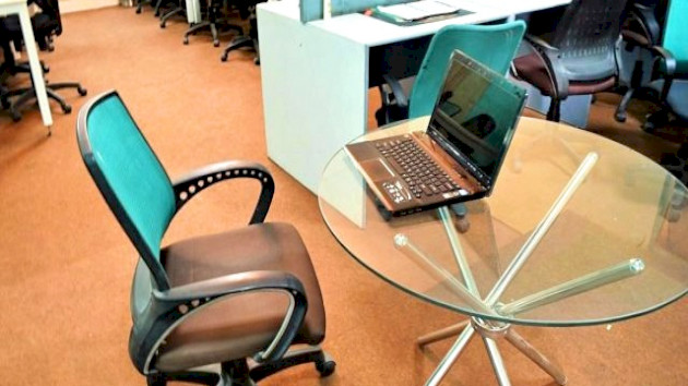 4 Seater Meeting Room