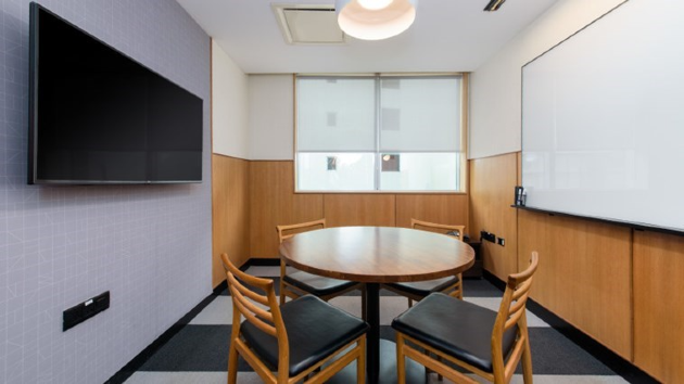4 Seater Meeting Room