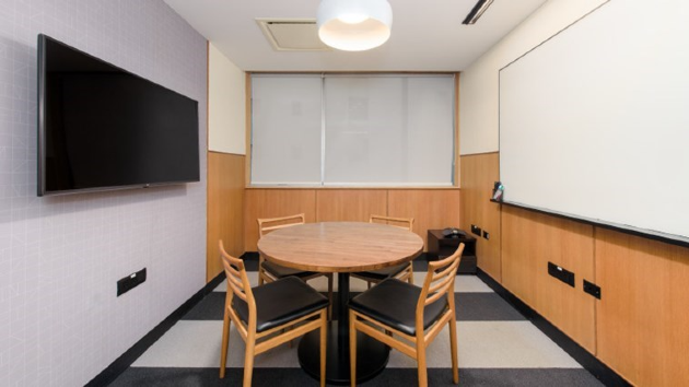 4 Seater Meeting Room