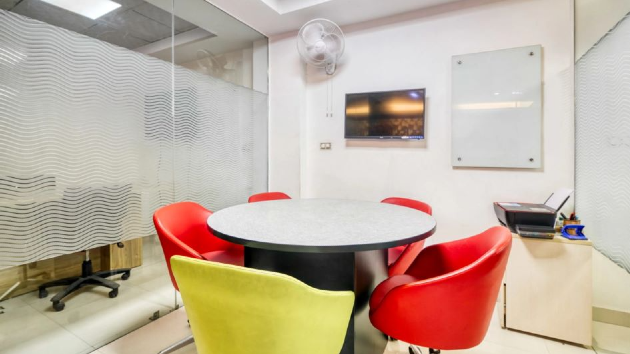 4 Seater Meeting Room