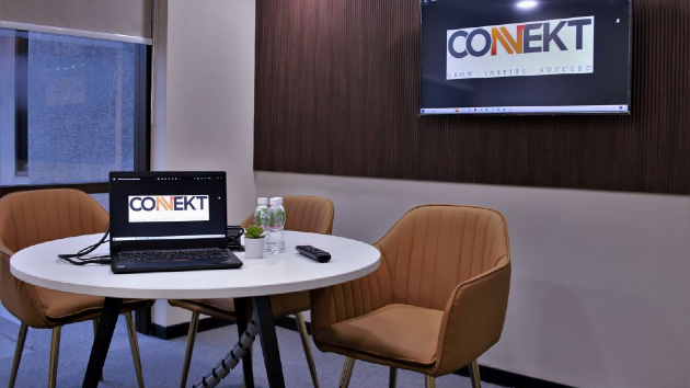 4 Seater Meeting Room