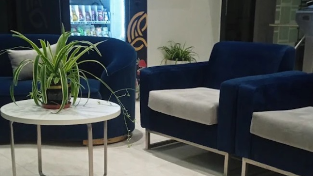 4 Seater Meeting Room | Sector 18