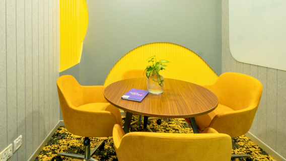 4 Seater Meeting Room