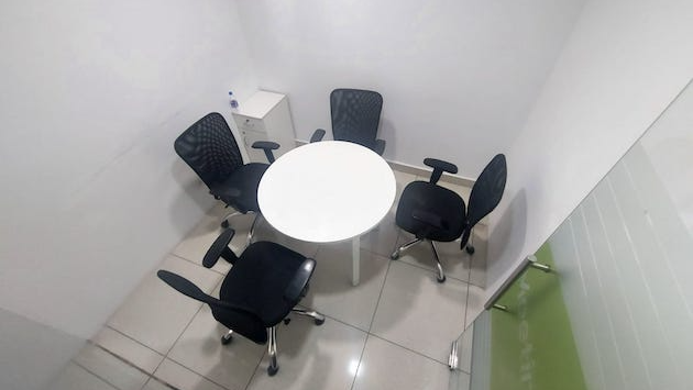 4 Seater Meeting Room