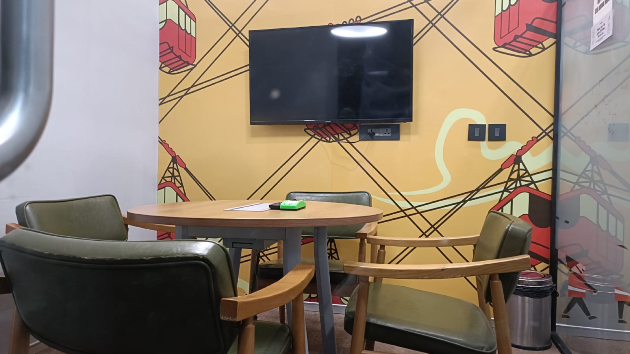 4 Seater Meeting Room