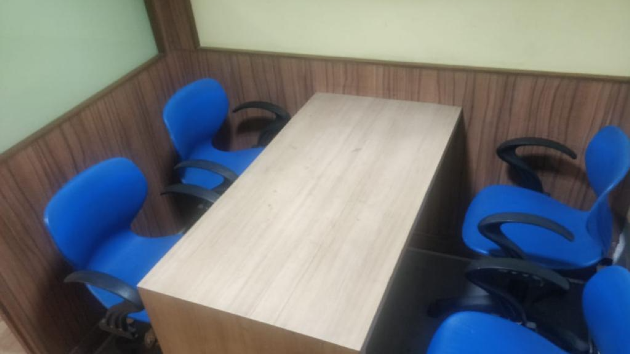 4 Seater Meeting Room