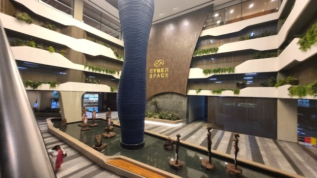 4 Seater Meeting Room