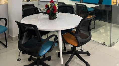 4 Seater Meeting Room