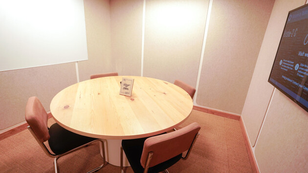 GoSpace 3425 4 Seater Meeting Room