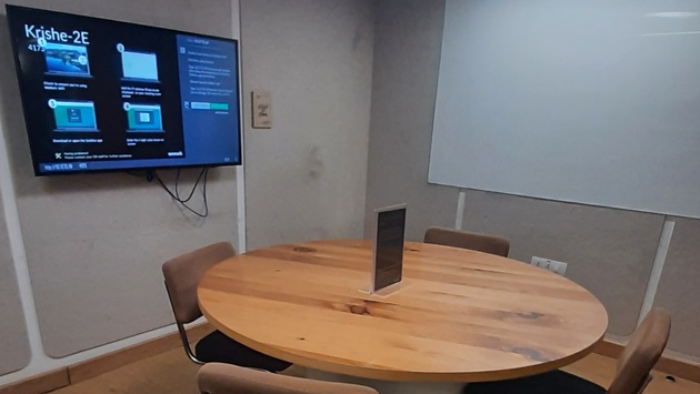 GoSpace 3427 4 Seater Meeting Room