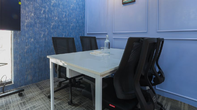 4 Seater Meeting Room