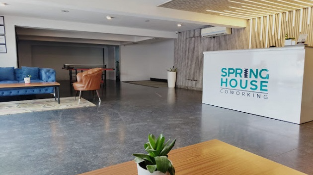 4 Seater Meeting Room