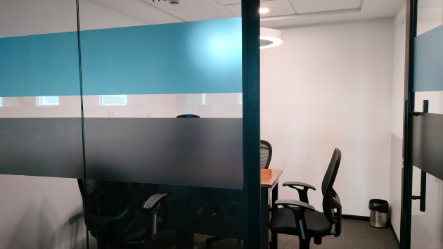 4 Seater Meeting Room