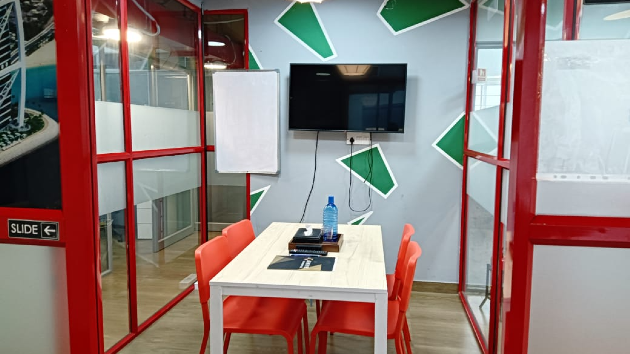 4 Seater Meeting Room
